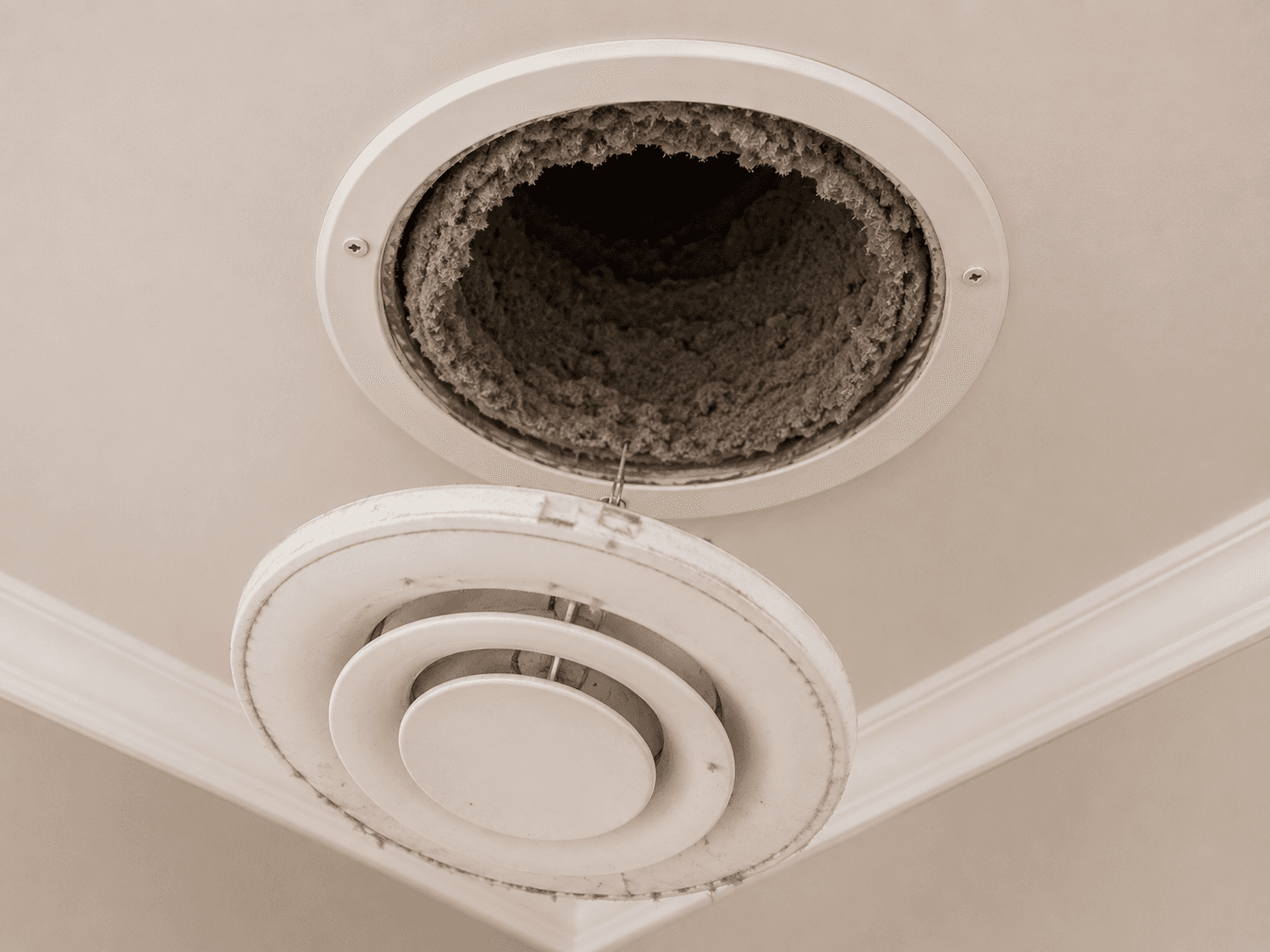 Conduit de ventilation obstrué par la poussière